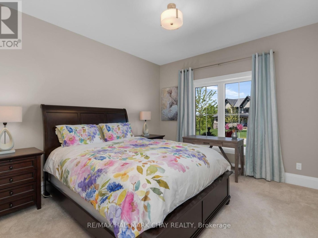 43 Thoroughbred Drive, Oro-Medonte