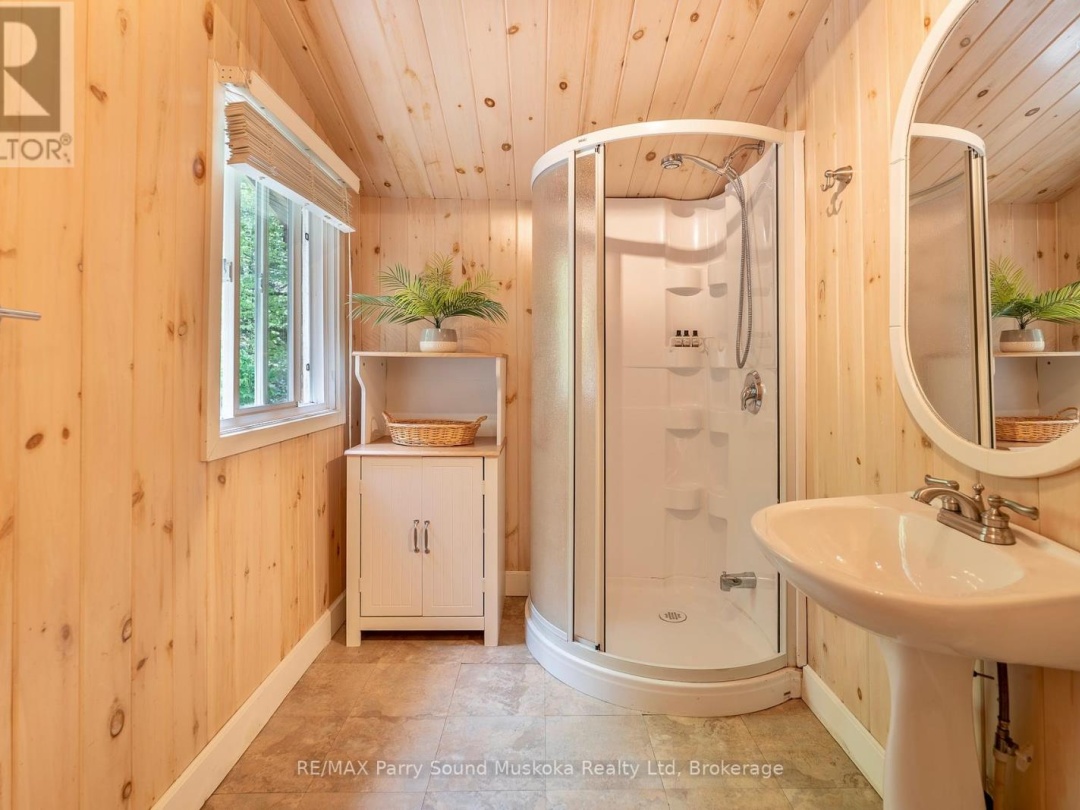 7 ISABELLA ISLAND, 