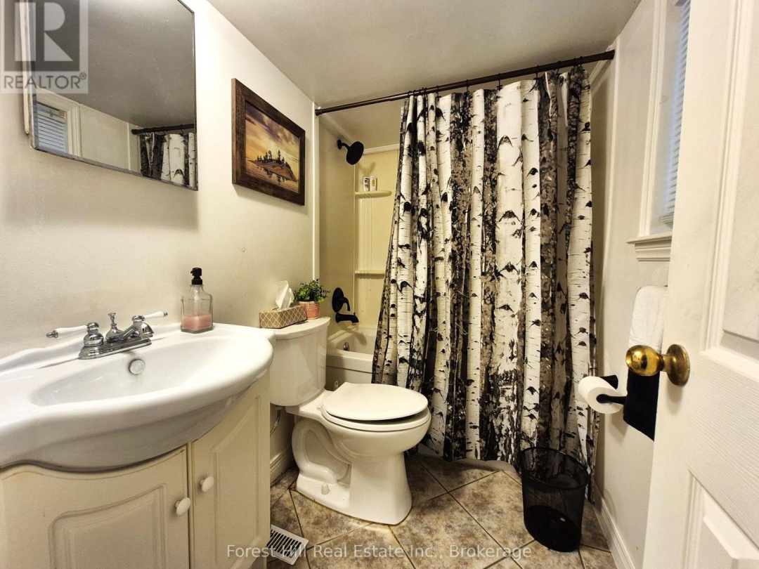 77 JAMES BAY JUNCTION ROAD S, 