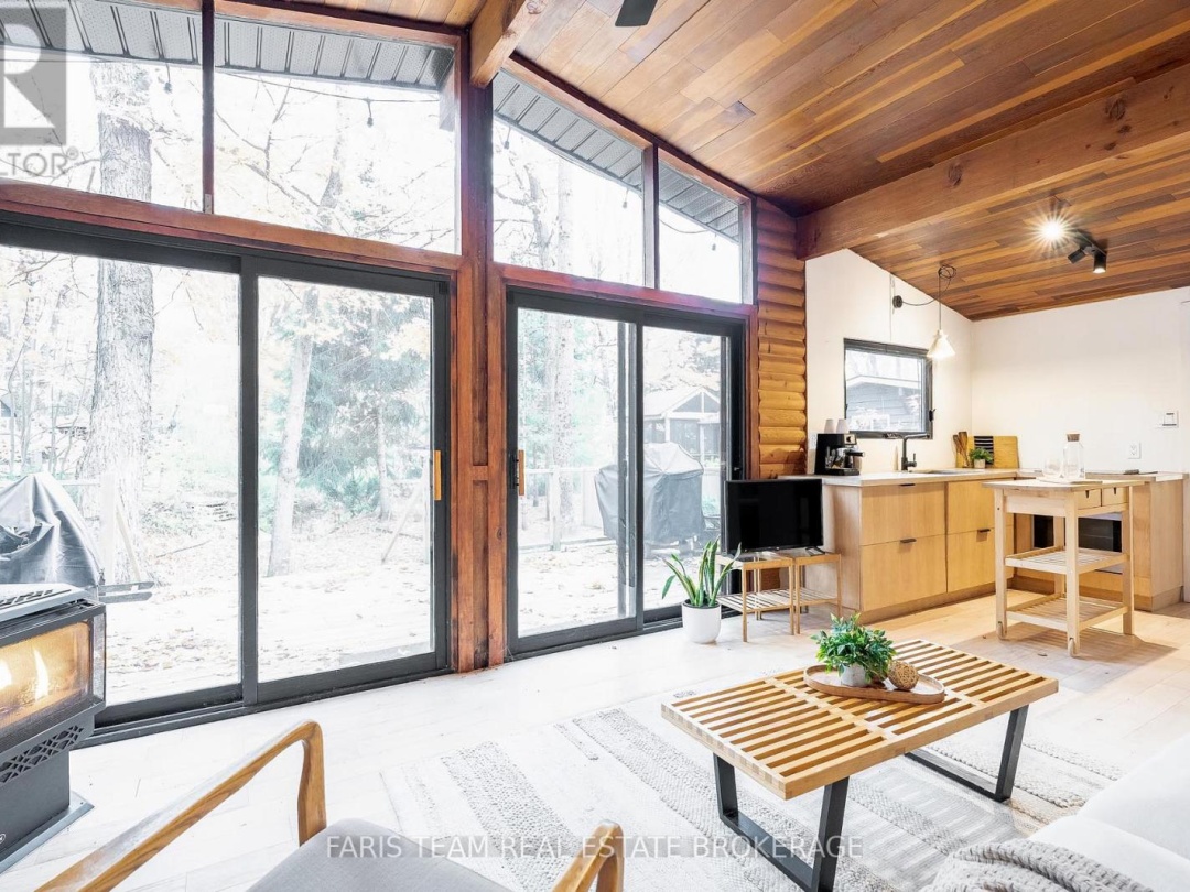 7475 ISLAND CRESCENT, 