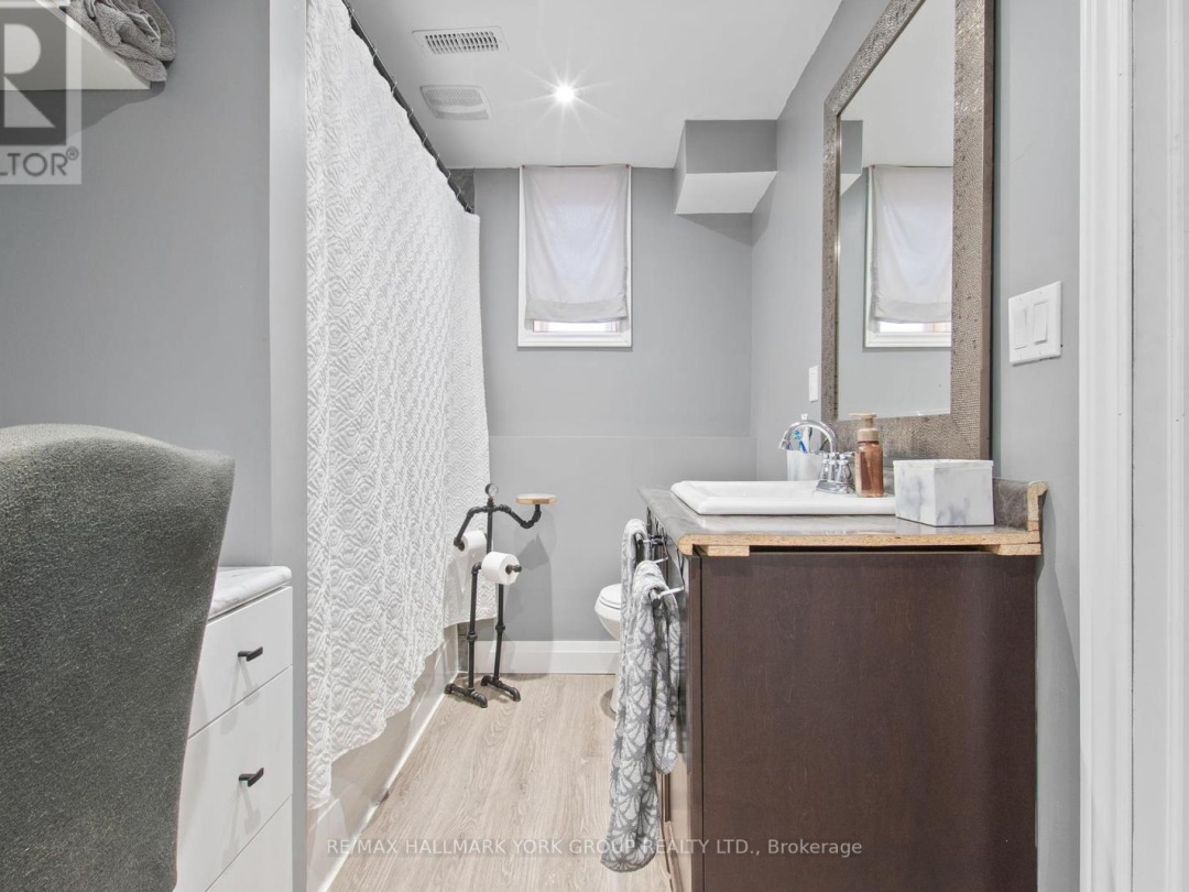 24115 Thorah Park Boulevard, Lake Simcoe