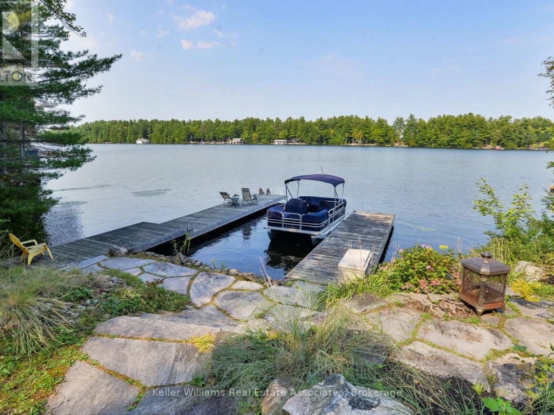 1029 LAKESHORE DRIVE, Lake Muskoka