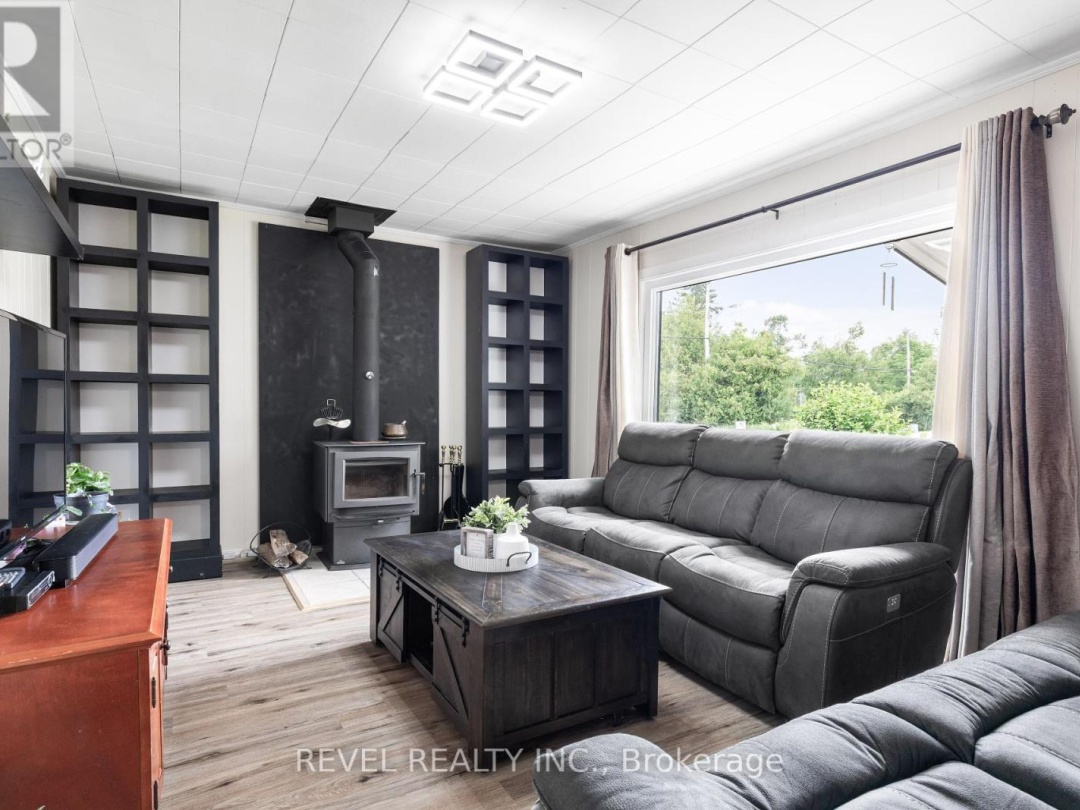 883 CENTENNIAL PARK ROAD, 