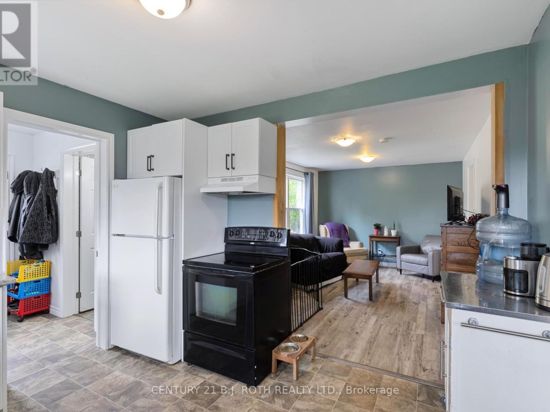 2100 HONEY HARBOUR ROAD, 