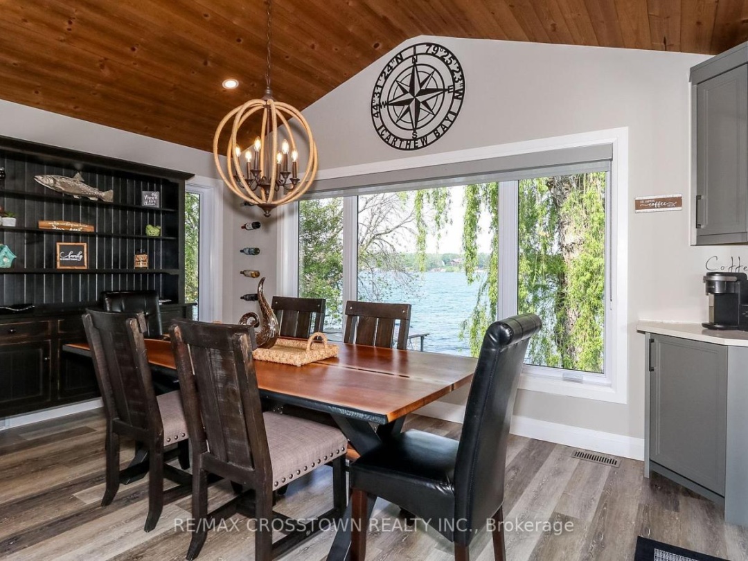 241 Eight Mile Point Road, Lake Simcoe