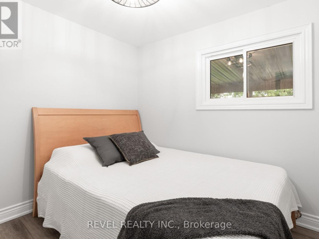 3 HILLSIDE DRIVE, 