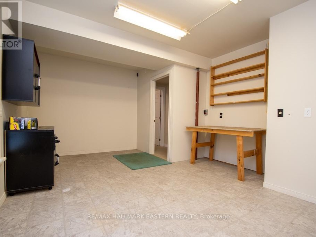 2 HUNTINGWOOD CRESCENT, 