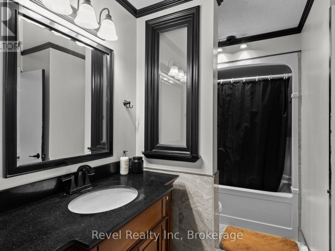 35 MACKLAIM DRIVE, 