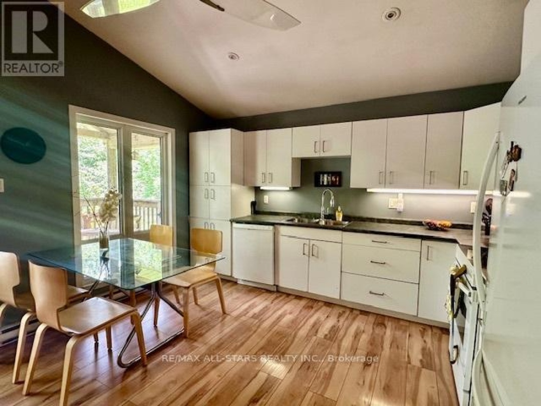 33 EDWINA DRIVE, 