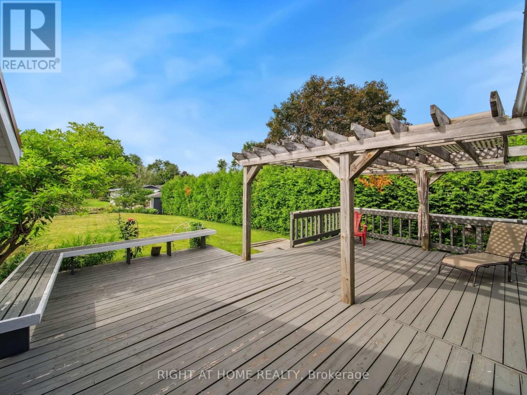 1415 CUNNINGHAM CRESCENT, 