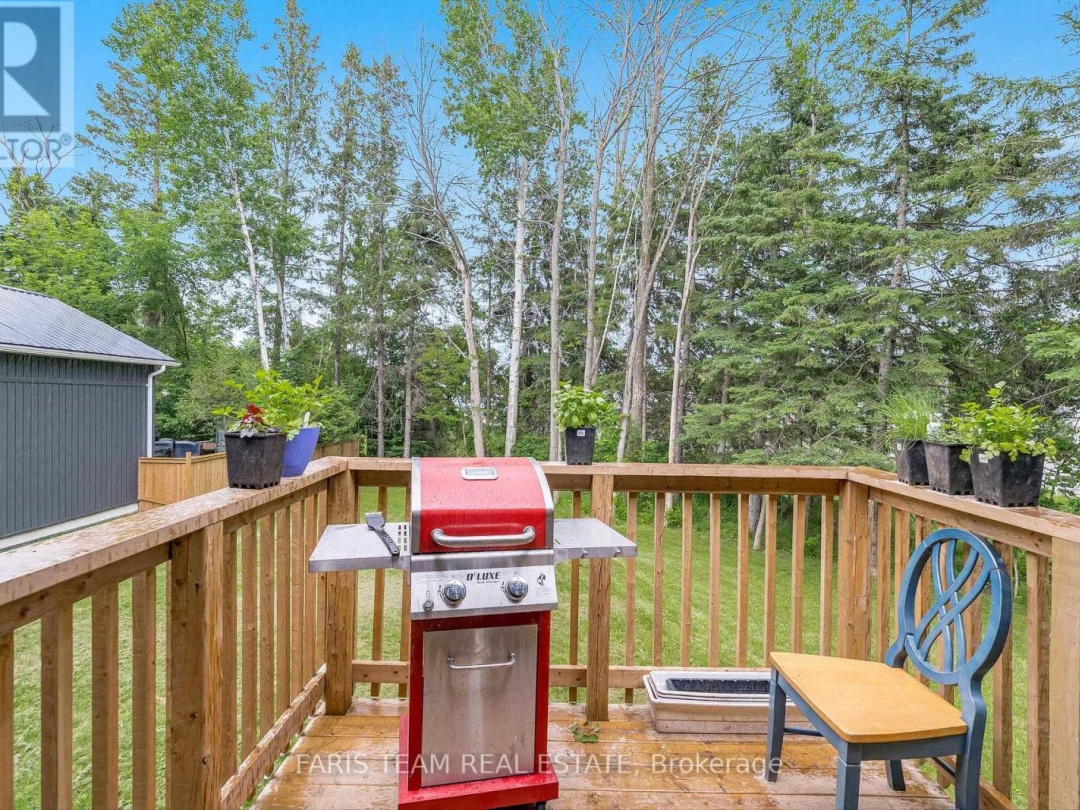 2082 CENTRE AVENUE, 