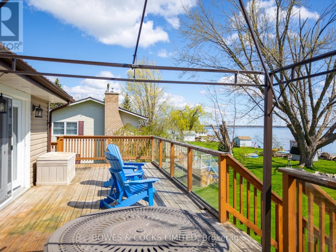 240 Lakeshore Drive, Pigeon Lake