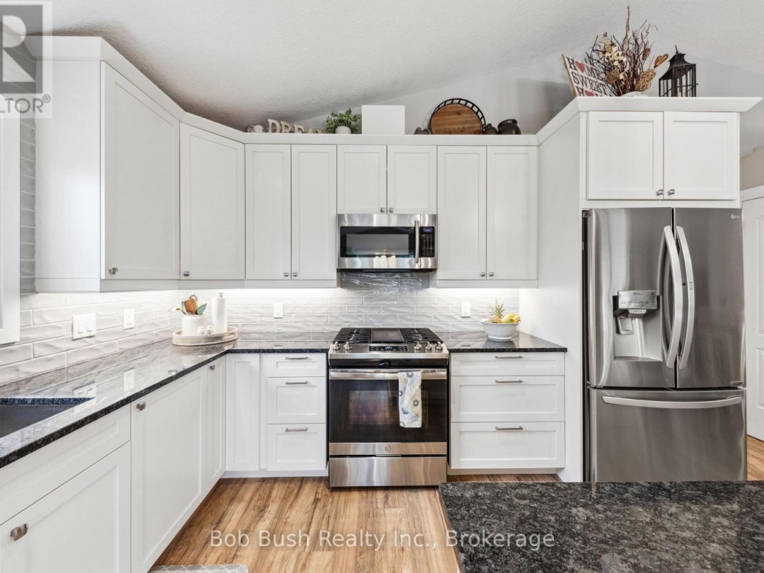 4 Davis Drive, Georgian Bay