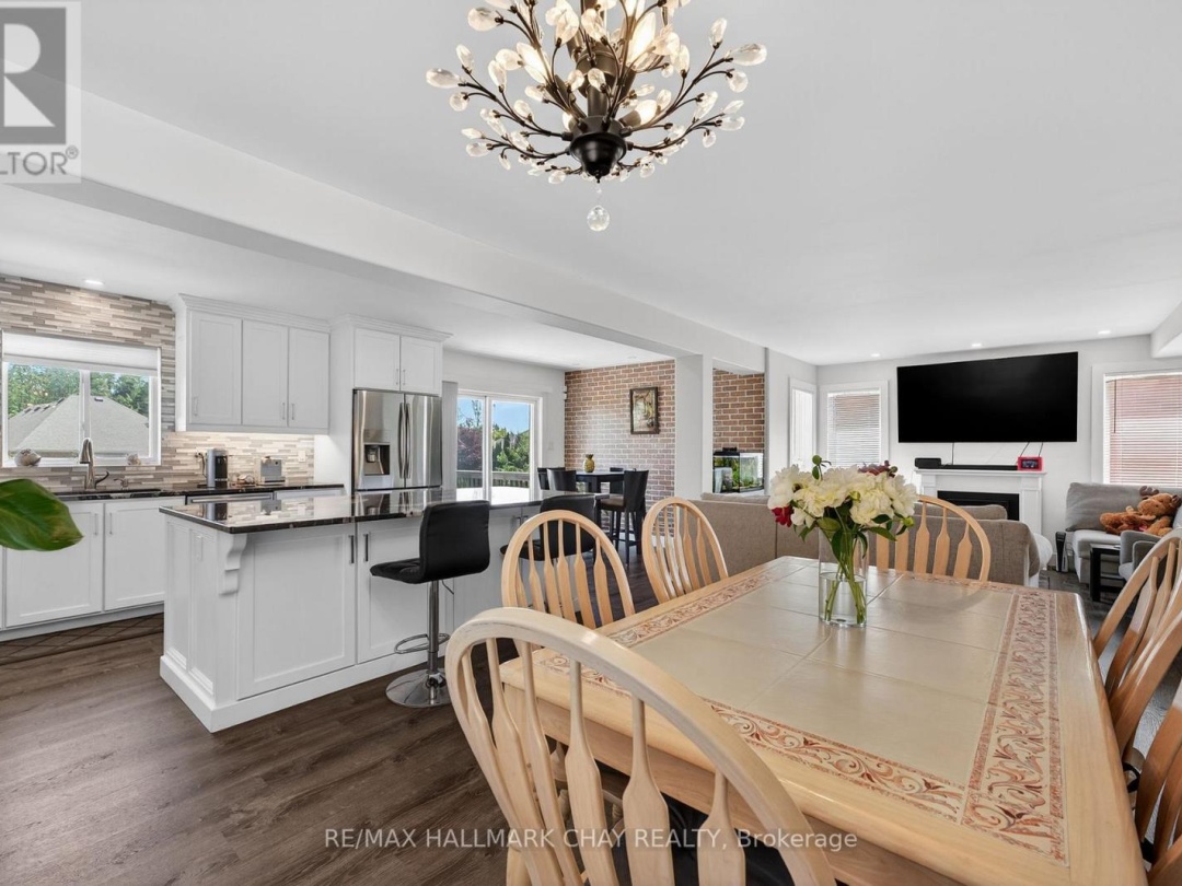 3159 BASS LAKE SIDE ROAD E, 