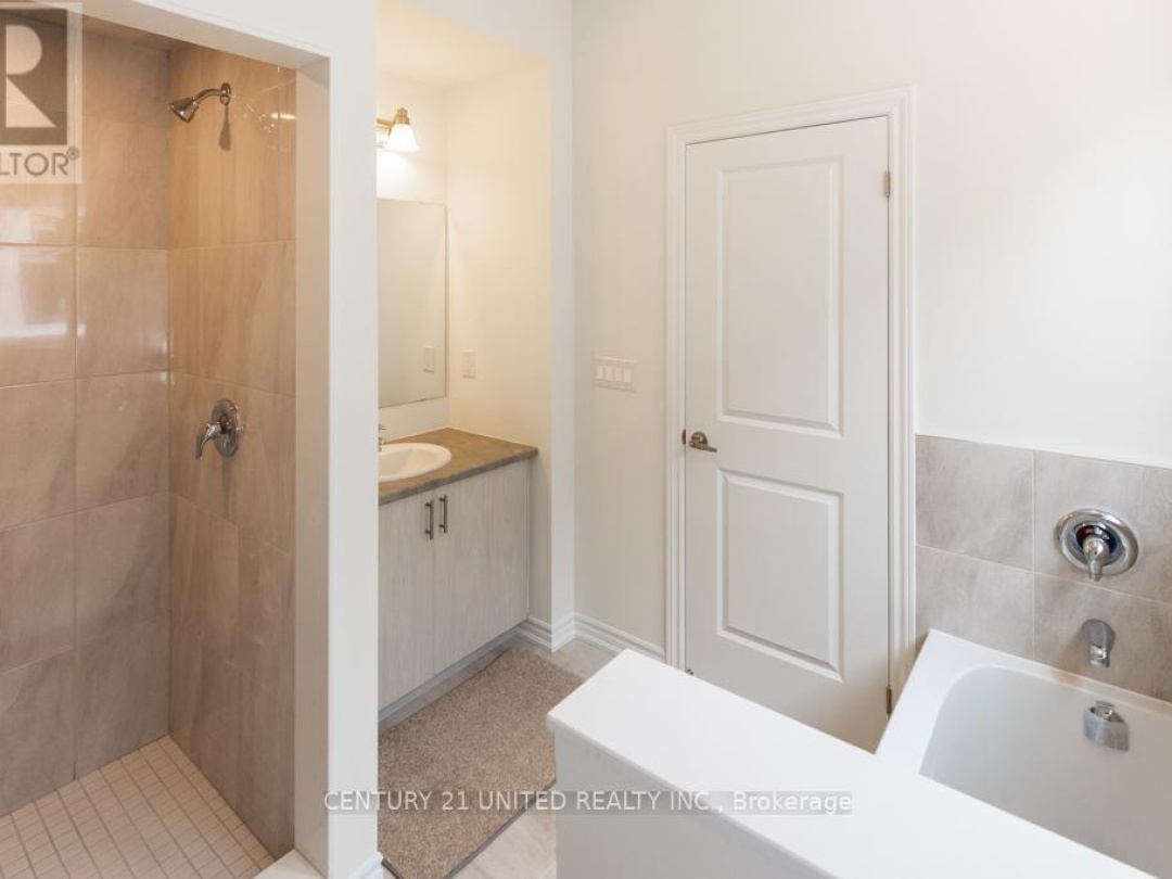 67 HILLCROFT WAY, 