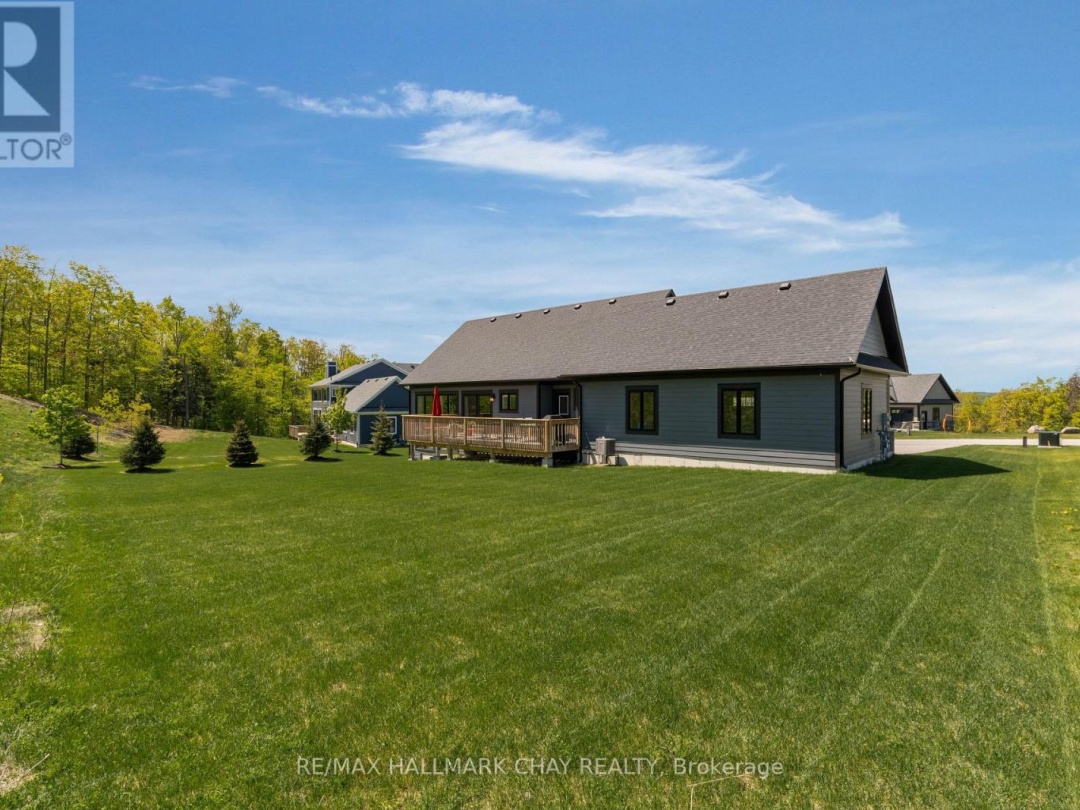 43 Thoroughbred Drive, Oro-Medonte