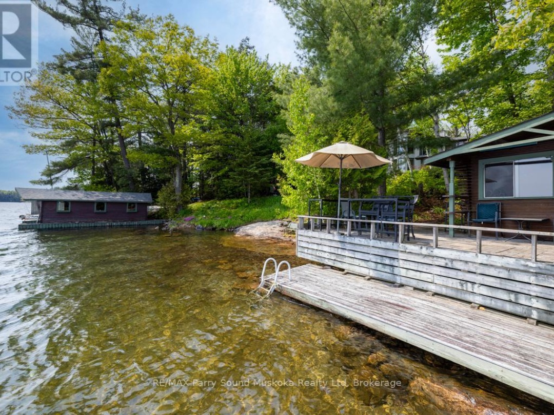49 Bayshore Drive, Clear Lake