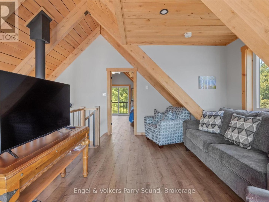 201 Loch Erne Road, Vowel Lake