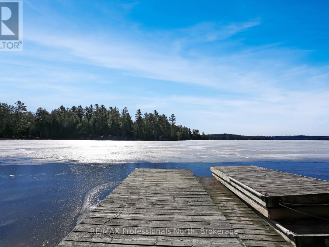 6547 Kennisis Lake Road, Kennisis Lake