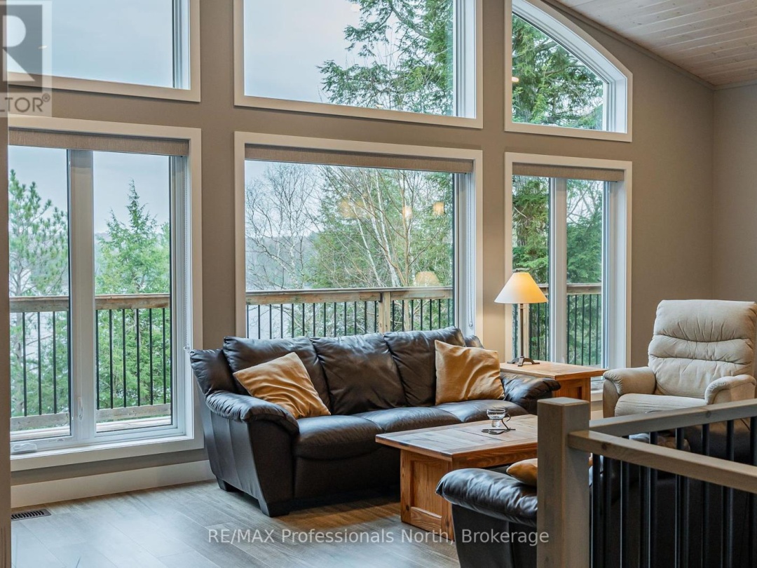 5997 Kennisis Lake Road, Kennisis Lake