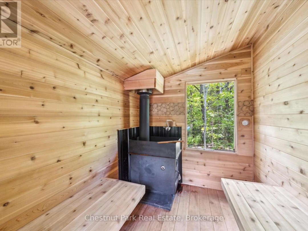 216 BLACKWATER LAKE ROAD, Seguin