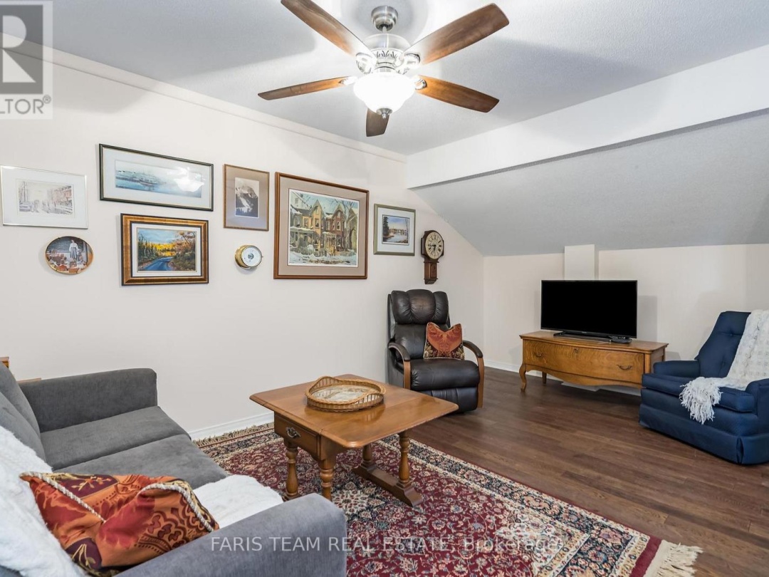 422 40 Museum Drive, Orillia