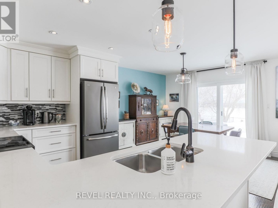 35 BRUCE CRESCENT, 