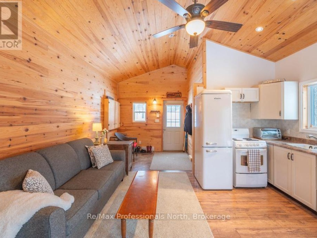 1145 Chelsea Lane, Maple Lake