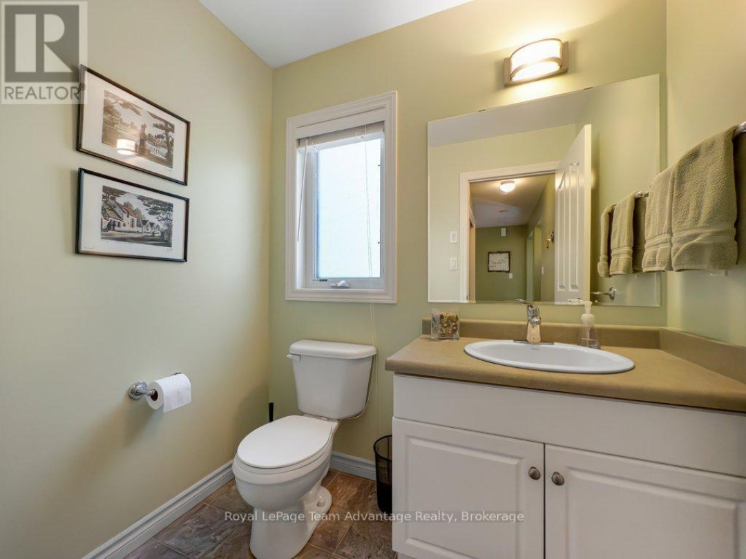 3 LYNDSEY LANE, Manitouwabing Lake