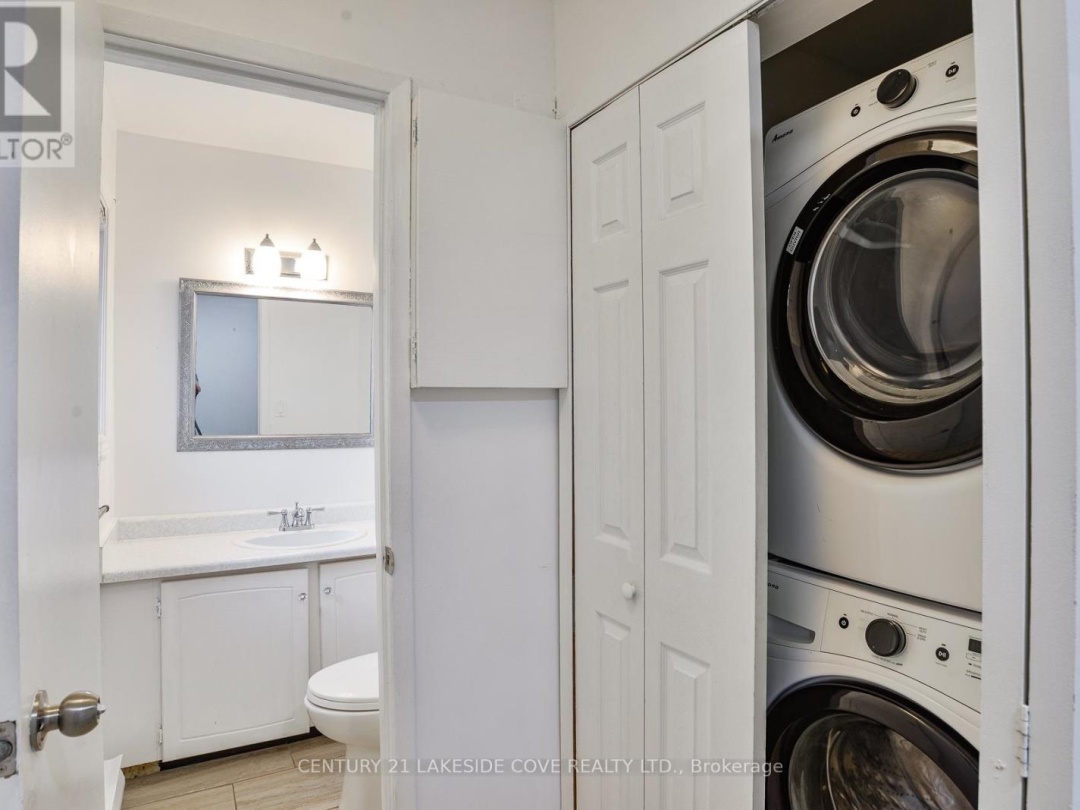 UNIT 5 - 4 PARADISE BOULEVARD, 