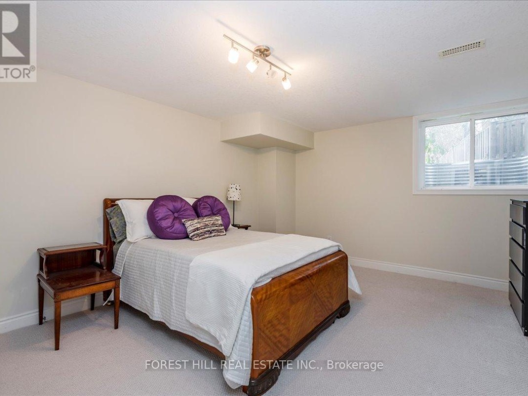 10 - 10 INVERMARA COURT, Lake Simcoe