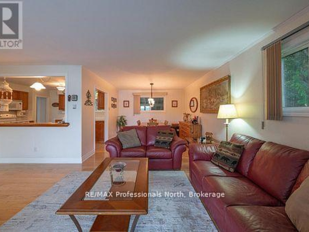 1981 HORSESHOE LAKE ROAD, Horseshoe Lake