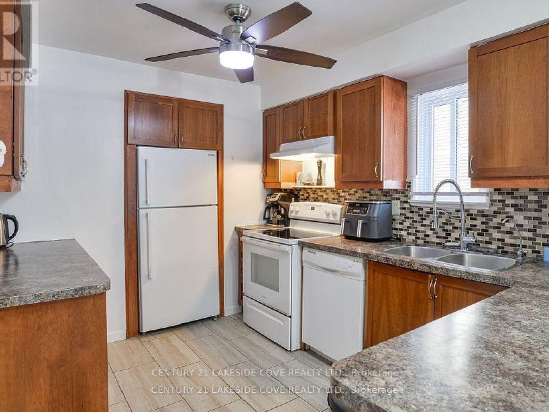 Unit 5 4 Paradise Boulevard, Lake Simcoe