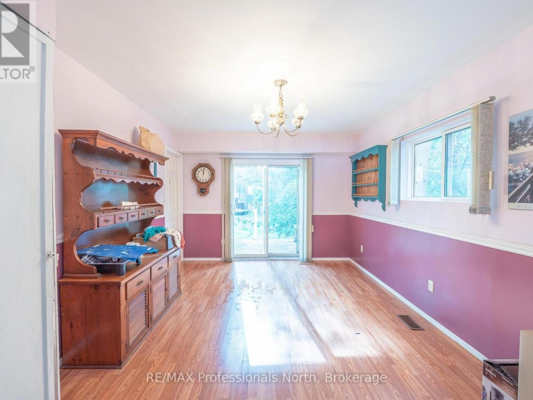 1015 BLACKBERRY LANE, 