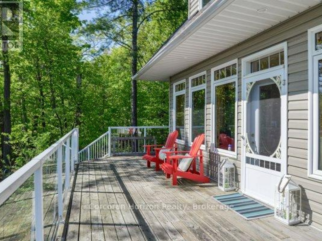 1320 Island 360 Road, Six Mile Lake