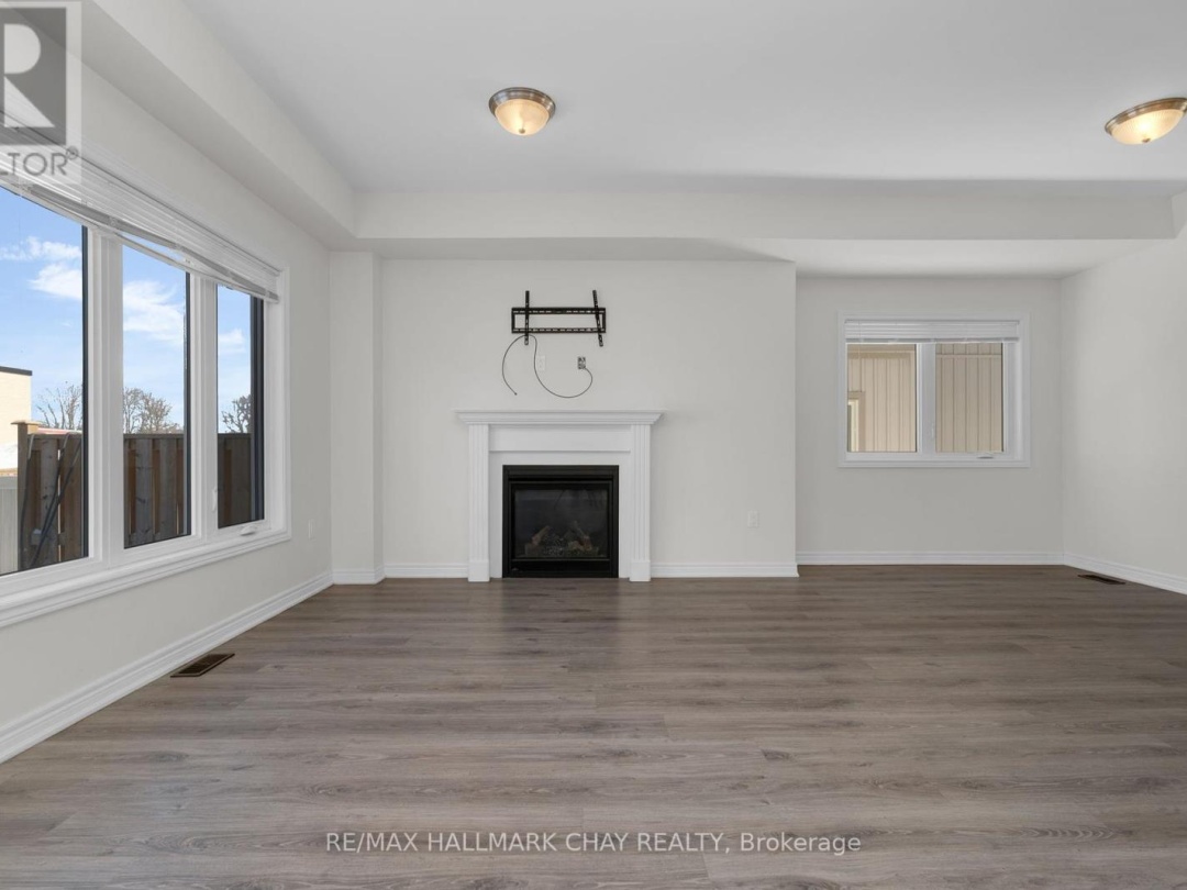 24 CHURCHLEA MEWS, Orillia