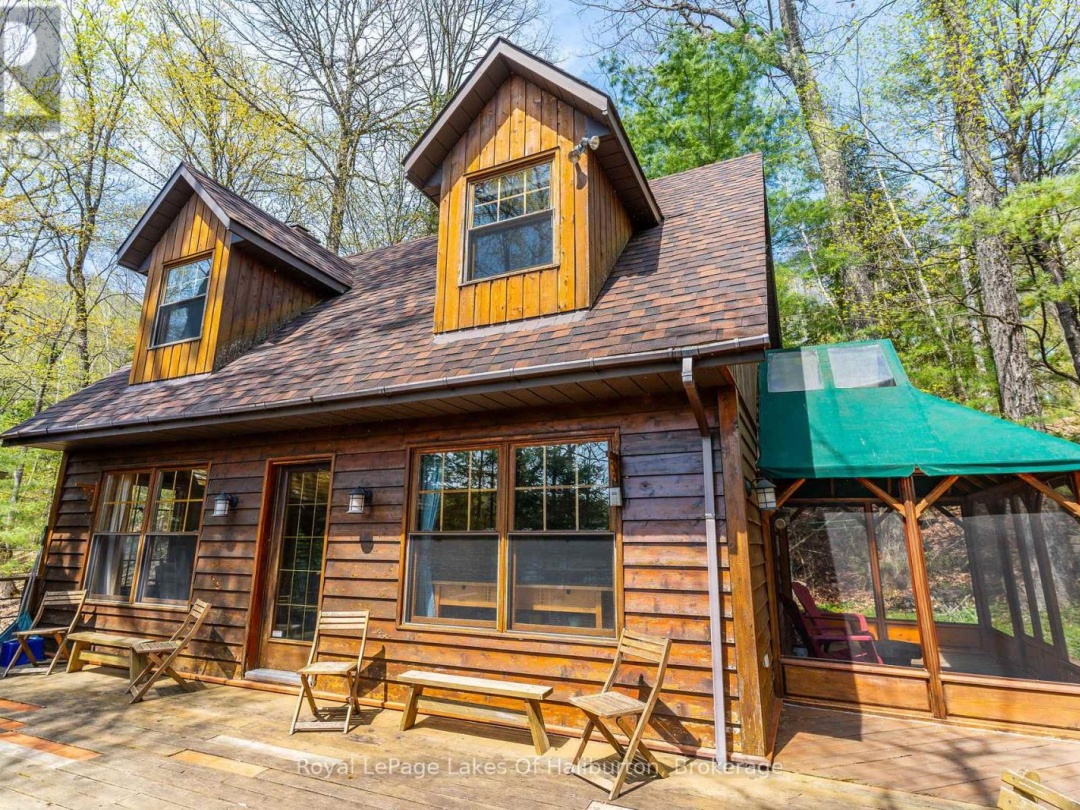 1248 Portage Road, Portage Lake