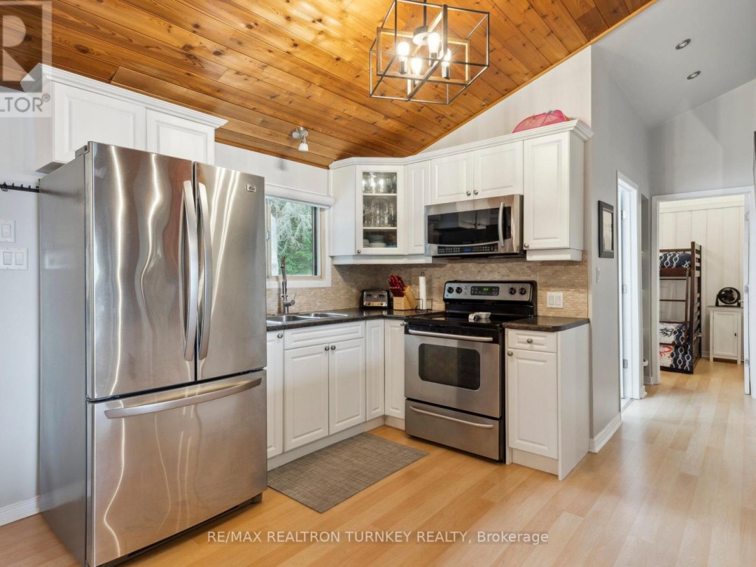 310 Northern Avenue, Big Bald Lake