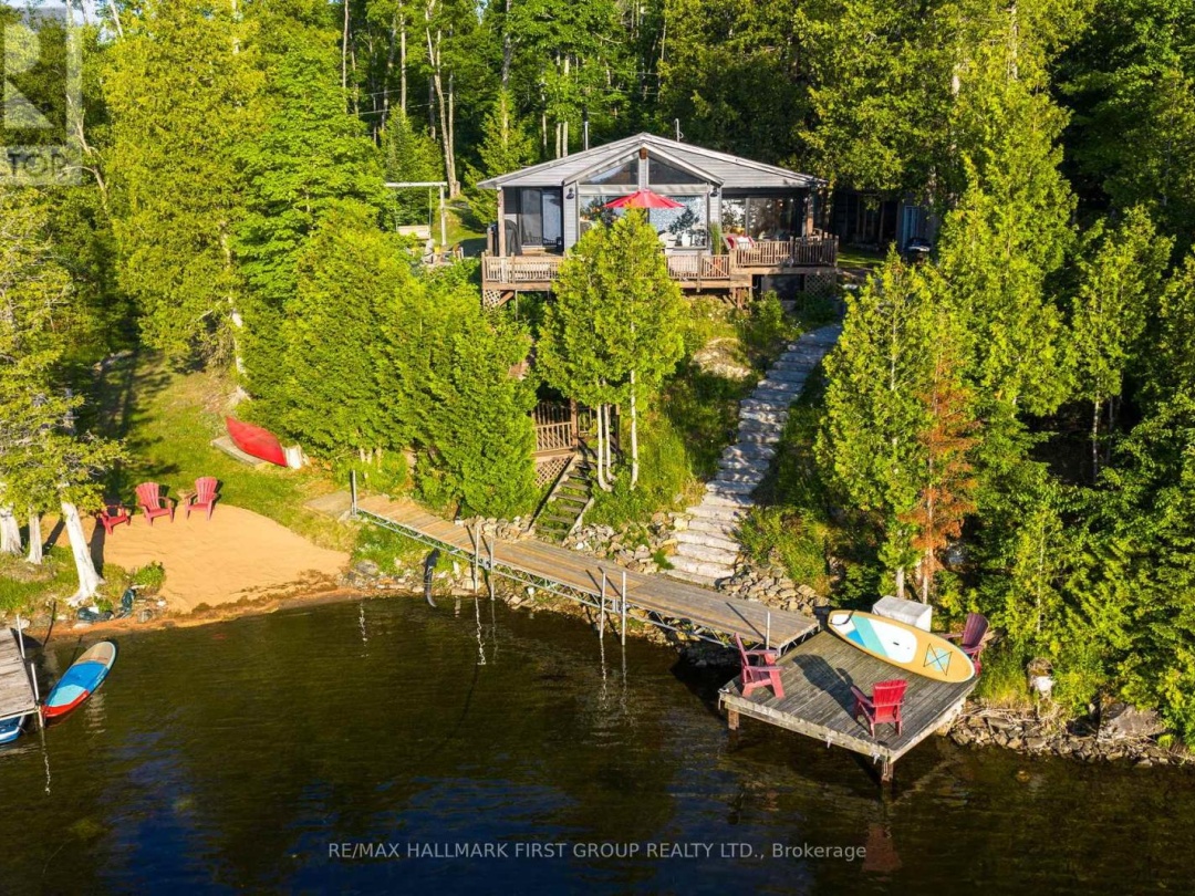 402 STEENBURG LAKE ROAD S, 