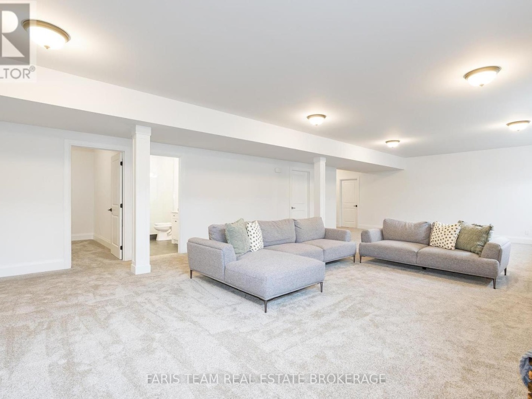 17 CLYDESDALE COURT, 