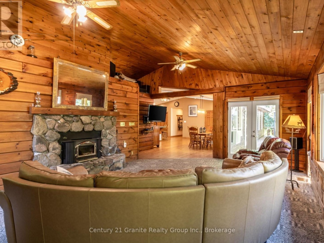 1054 THE NARROWS TRAIL, 