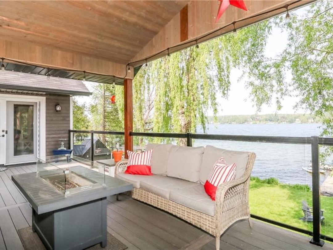 241 Eight Mile Point Road, Lake Simcoe