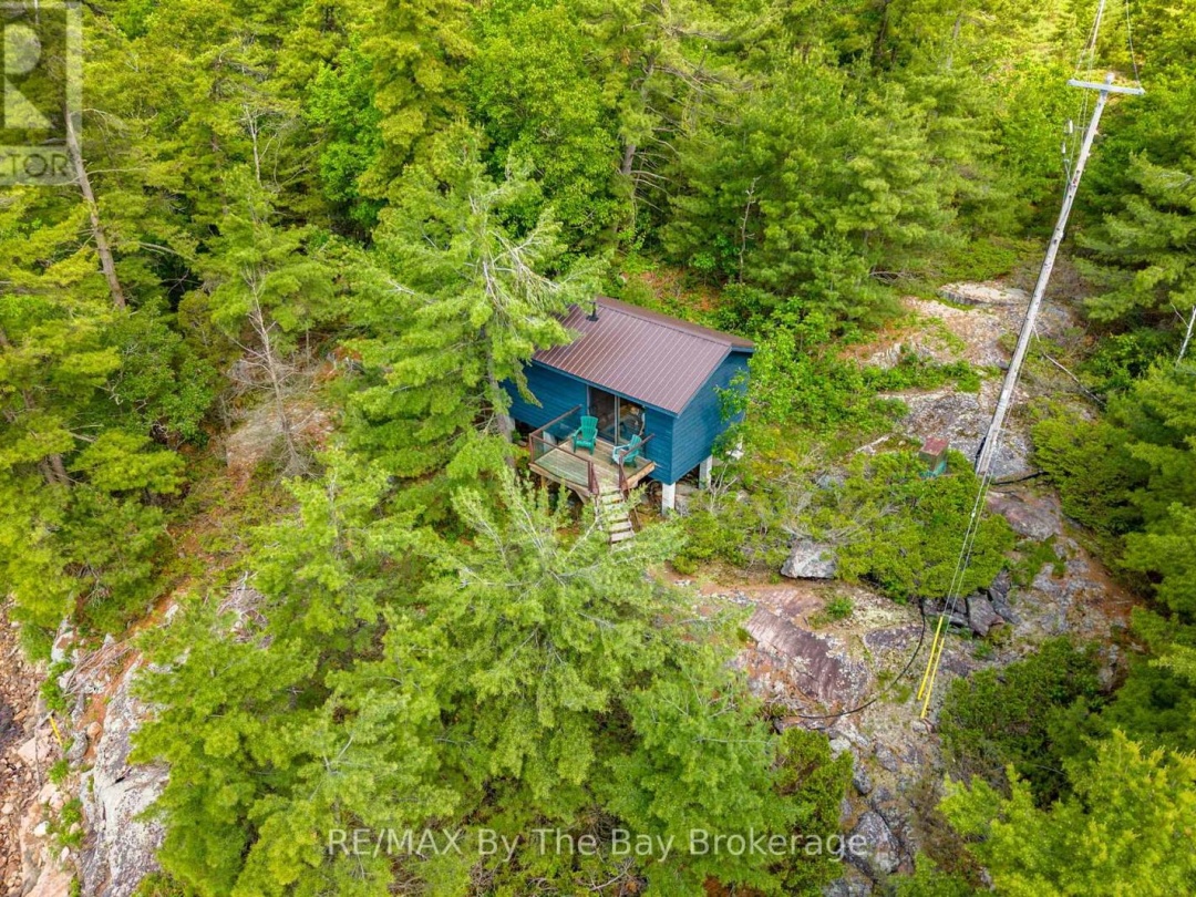 12 IS 3900 GEORGIAN BAY, 