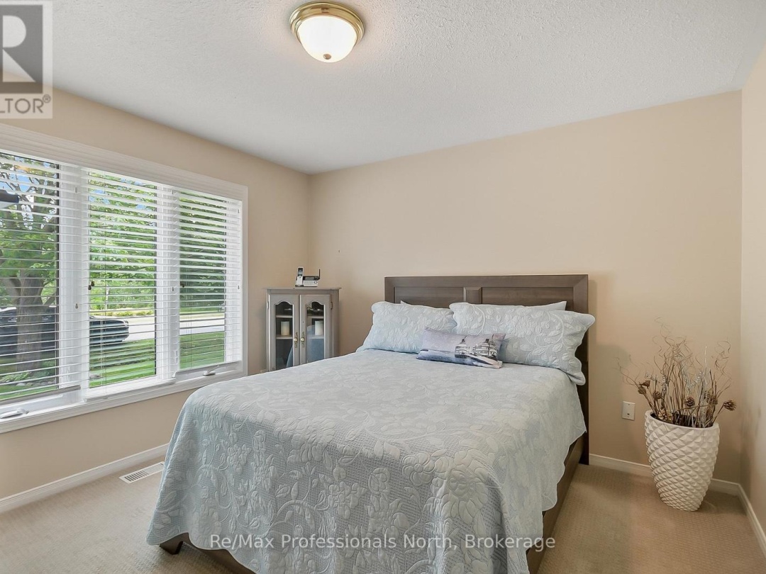15 PINERIDGE GATE, 