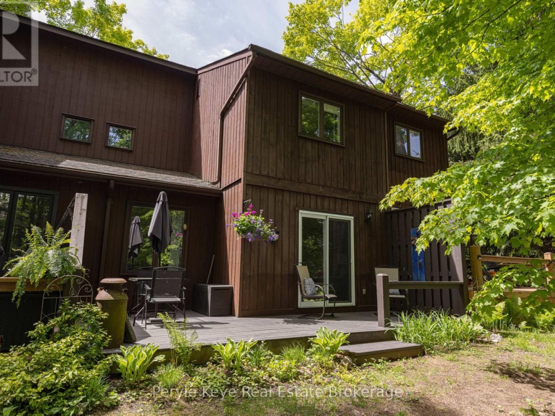 2 63 Southbank Drive, Lake Muskoka