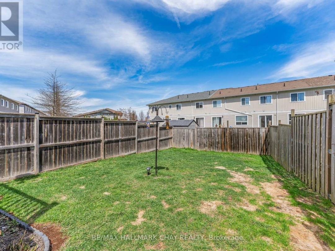 5 800 West Ridge Boulevard, Orillia