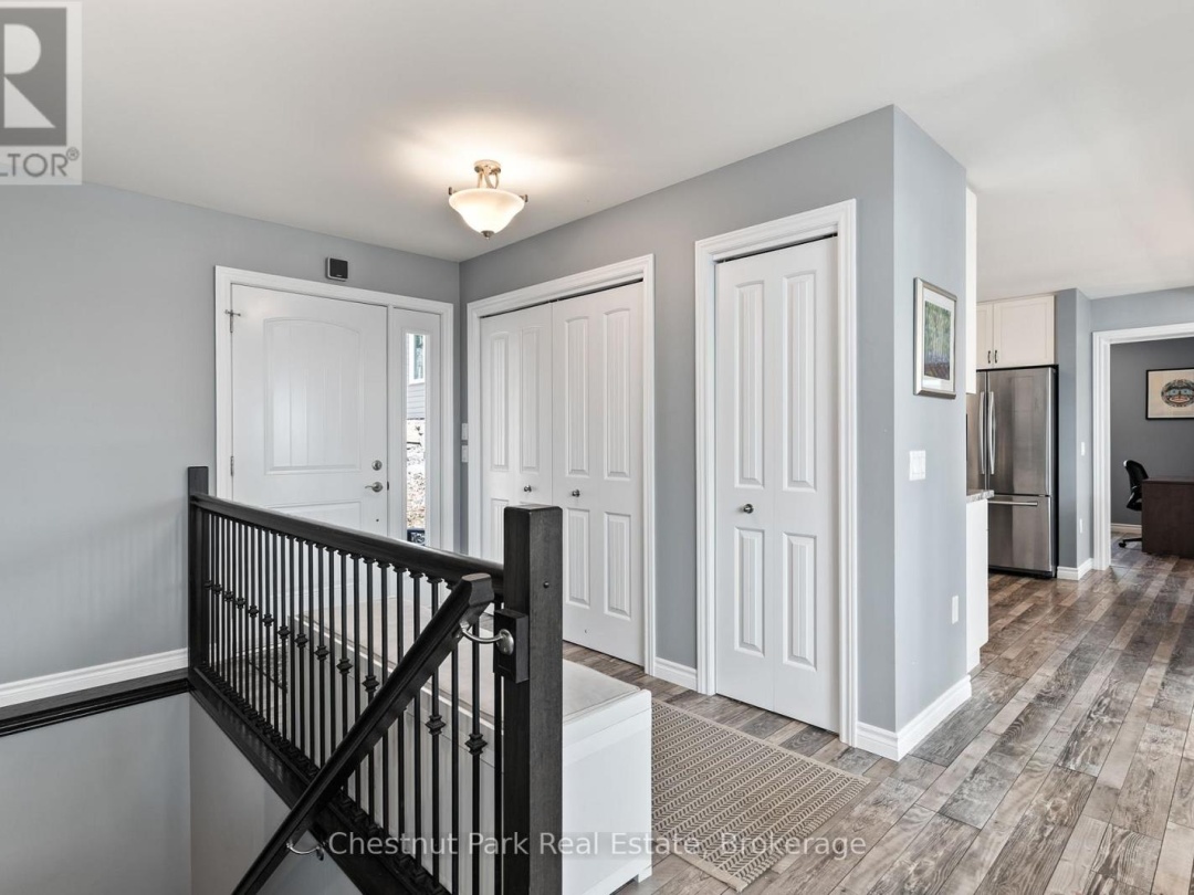 5989 KENNISIS LAKE ROAD, Kennisis Lake