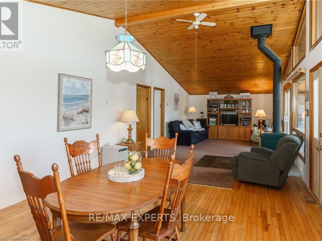 86 STONEY ROAD, Manitouwabing Lake