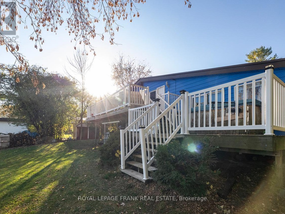 121 BALL POINT ROAD, Lake Scugog