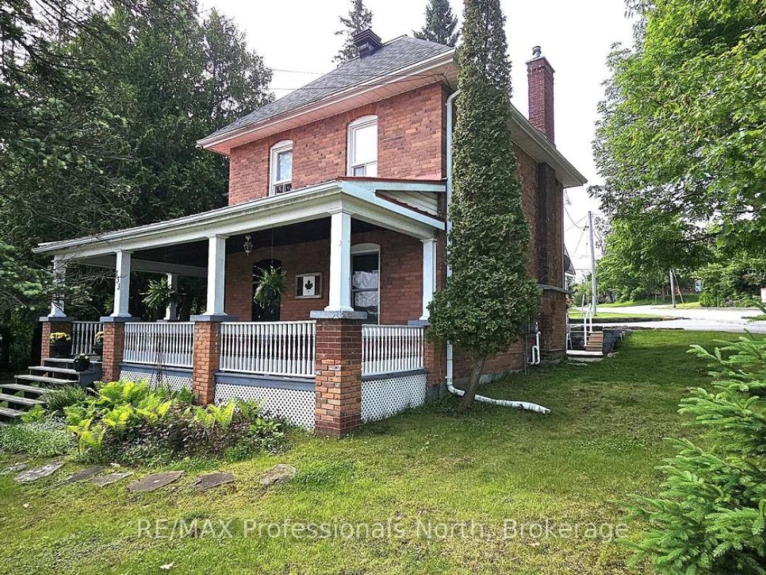 133 MAIN STREET W, 